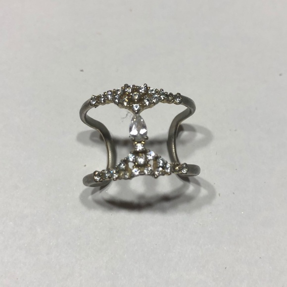 Costume jewelry ring - Picture 1 of 1